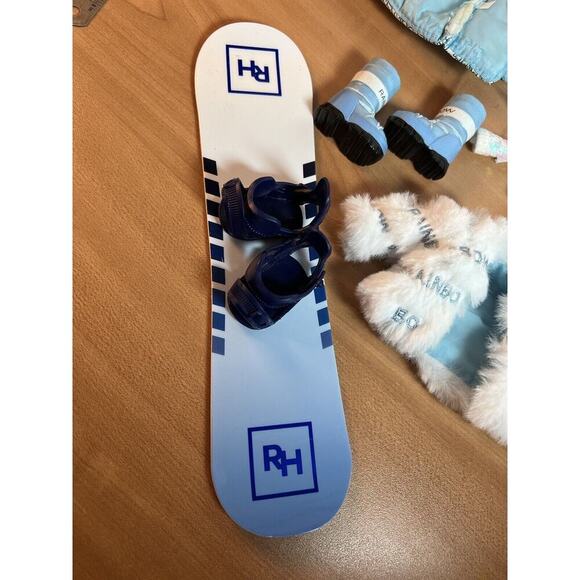 Skyler Bradshaw Winter Break Rainbow High Doll Outfit Blue Snowboard Coat Boots - Picture 2 of 11